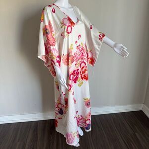 Natori Floral Kimono Sleeve Kaftan Robe Size M NWT